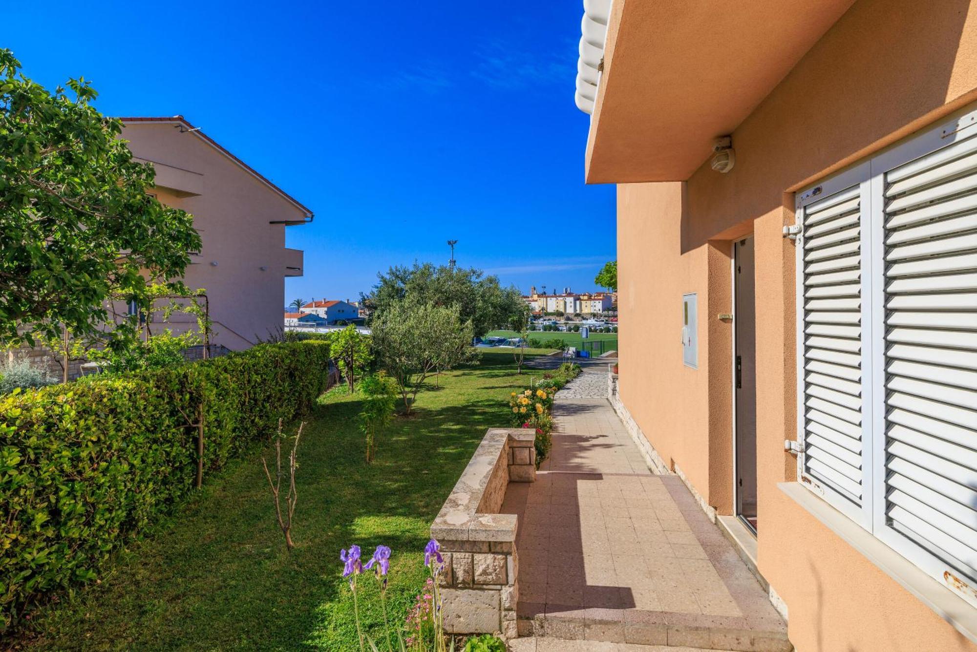 Apartment Zdravka Banjol Exterior photo